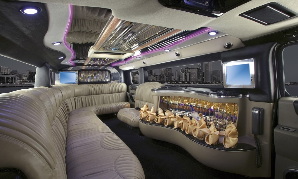 Hummer Limo exterior