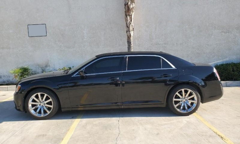 Chrysler 300 interior